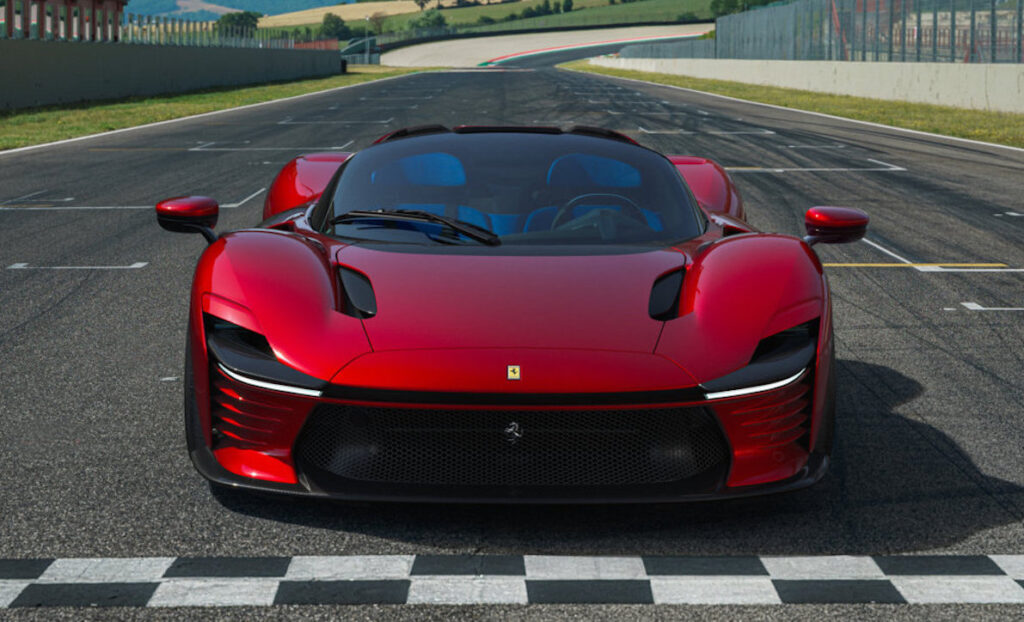 Ferrari Daytona SP3 si ispira alla raffinatezza delle soluzioni ingegneristiche già adottate nelle auto da corsa Anni 60