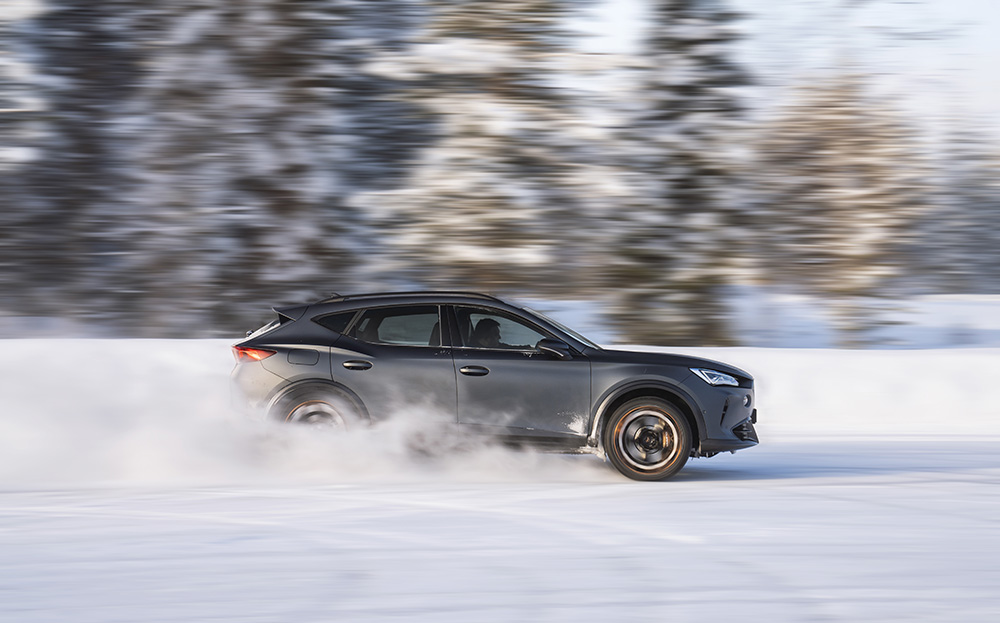 Cupra Formentor VZ5, integra la nuova modalità Drift.