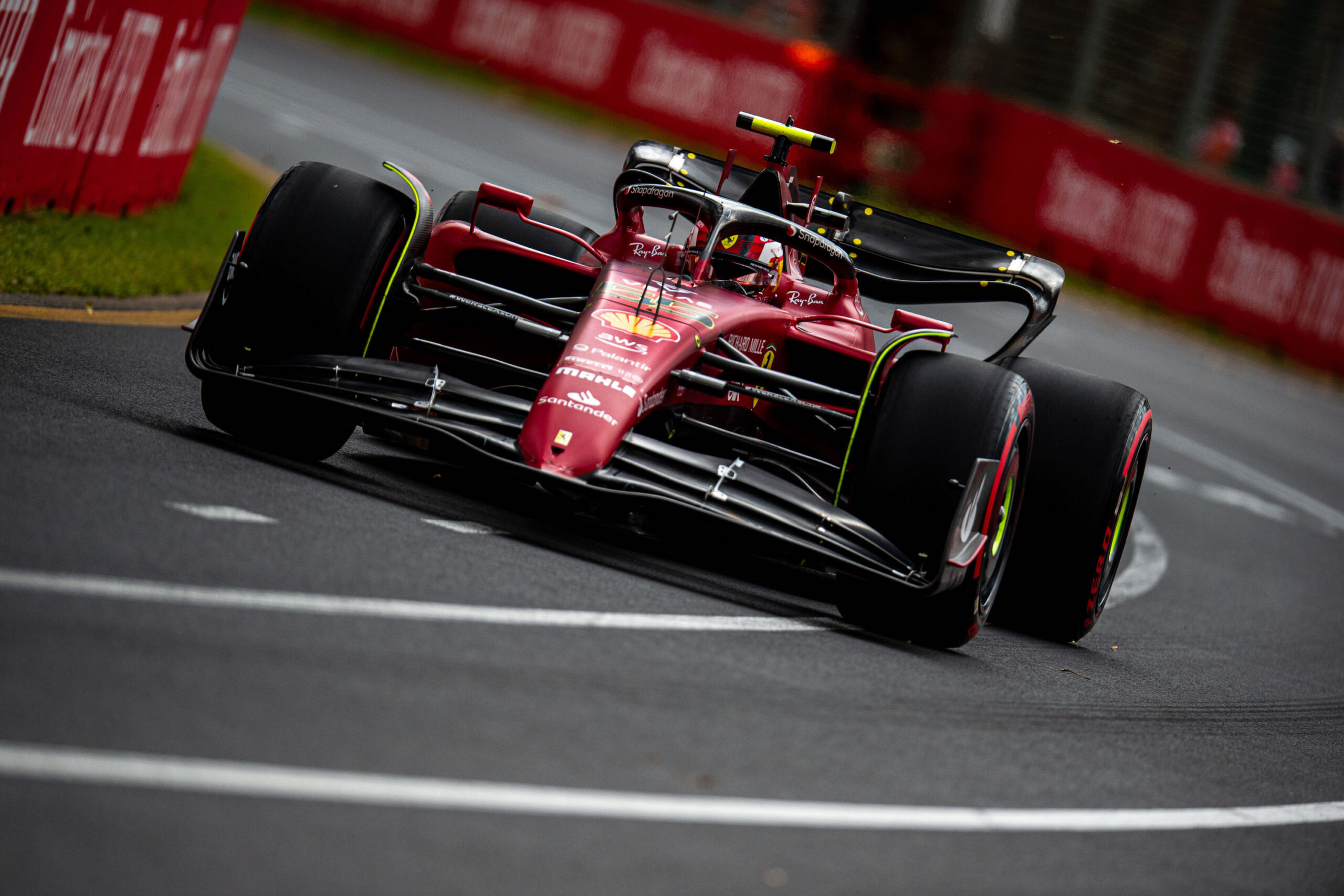 La F1-75 ha fatto sentire Leclerc a suo agio fin dalla partenza consentendogli di ottenere una vittoria strepitosa.