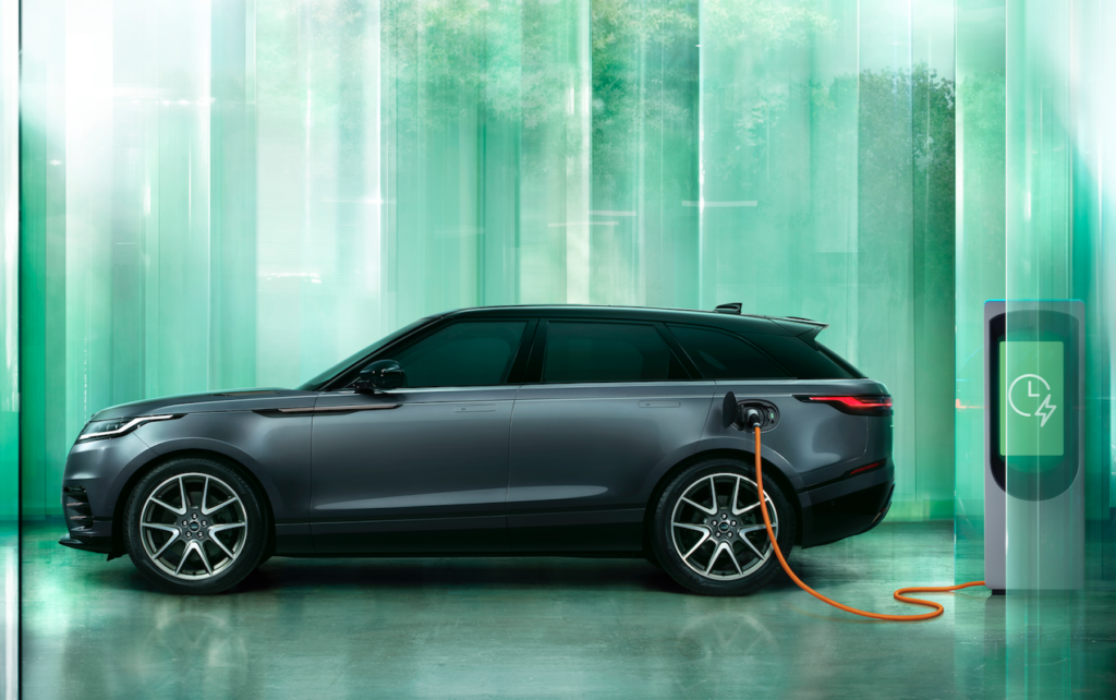 La nuova Range Rover Velar ha la potenza adatta a tutti i clienti, inclusa la plug-in P400e