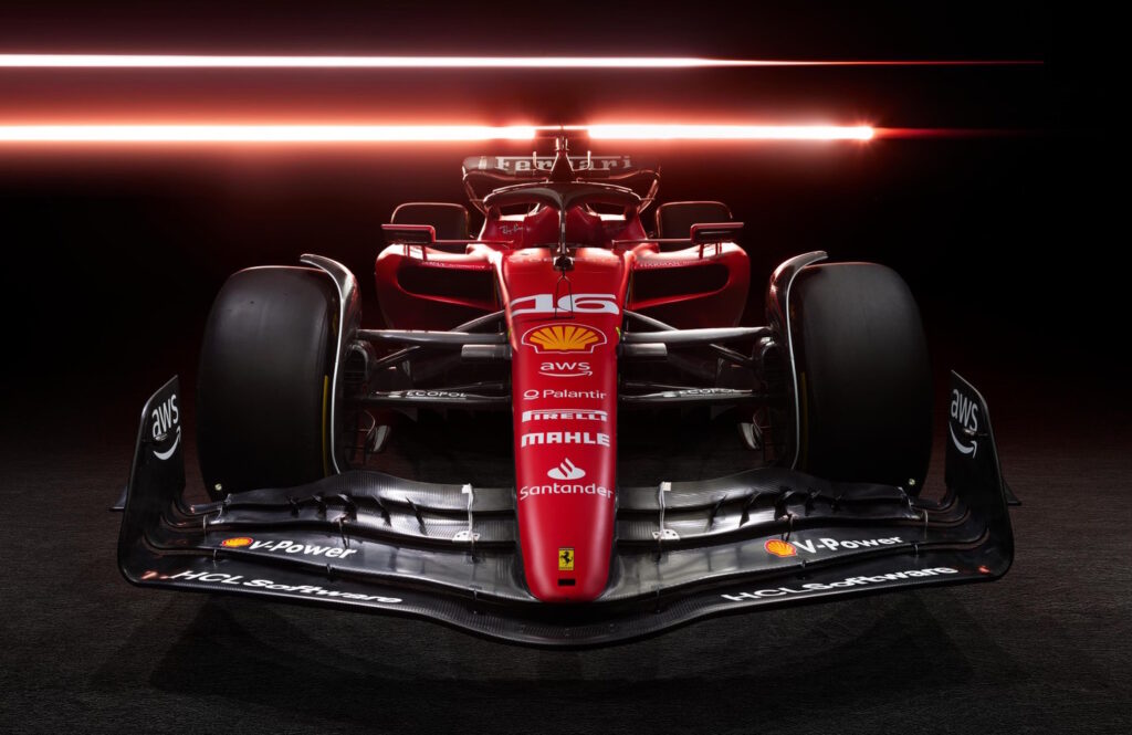 La Ferrari SF-23 ha una livrea che presenta diversi inserti in carbonio