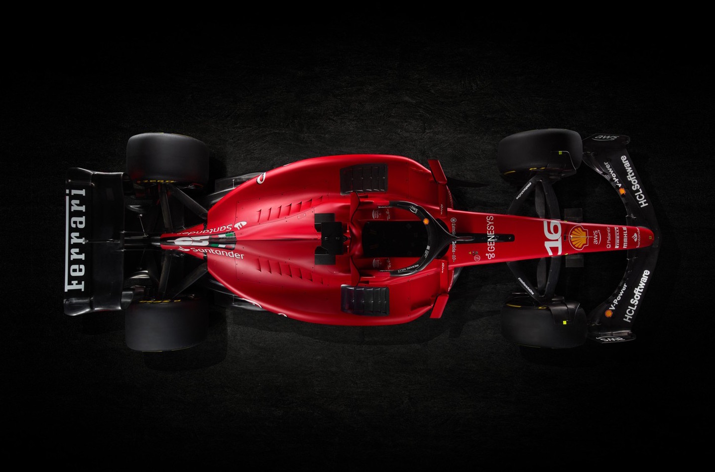 La Ferrari SF-23 ha una livrea che presenta inserti in carbonio e un colore rosso tutto nuovo