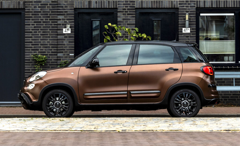 Stilisticamente la rinnovata Fiat 500L è rimasta fedele a se stessa, introducendo nel tempo particolari ancora più personali