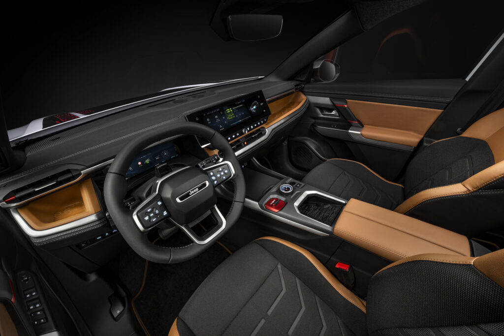 nella nuova Jeep Compass La plancia è completamente nuova, con una disposizione più orizzontale e razionale.