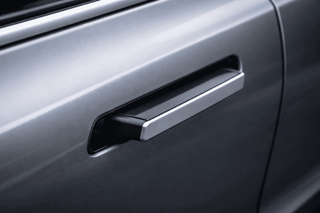 maniglie a scomparsa auto