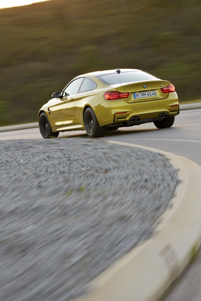 BMW M4 COUPE' (5) (FILEminimizer)