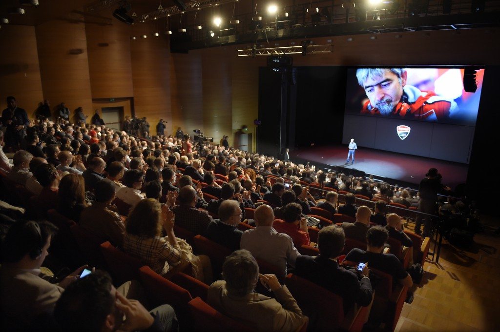 Ducati_2015_World_Premiere_Domenicali_04