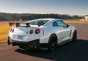 GT-R-NISMO-test-drive