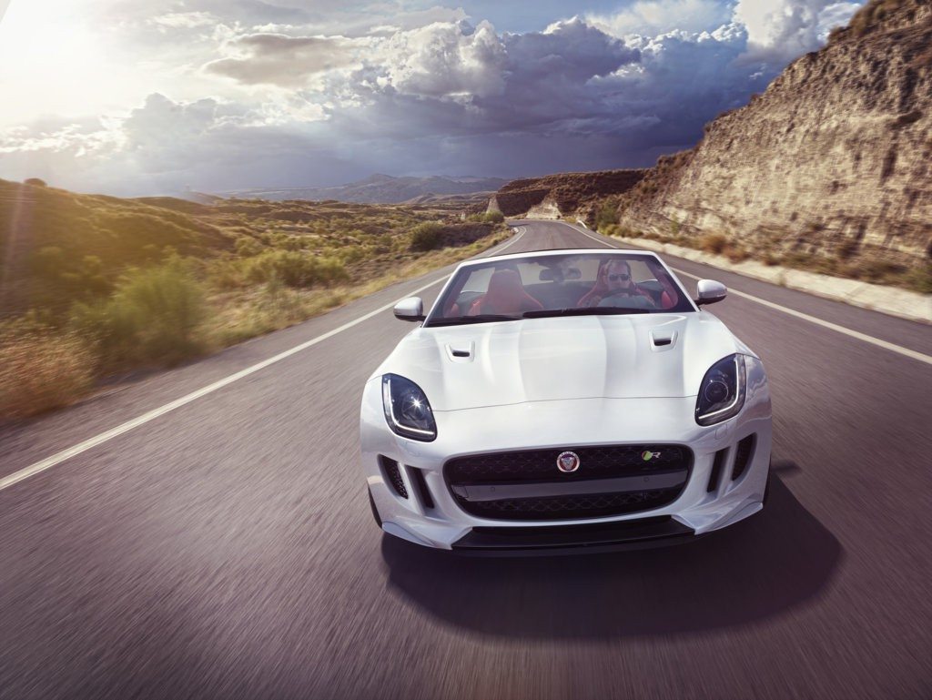 Jag_FTYPE_16MY_AWD_R_Glacier_White_Image_191114_05 (FILEminimizer)