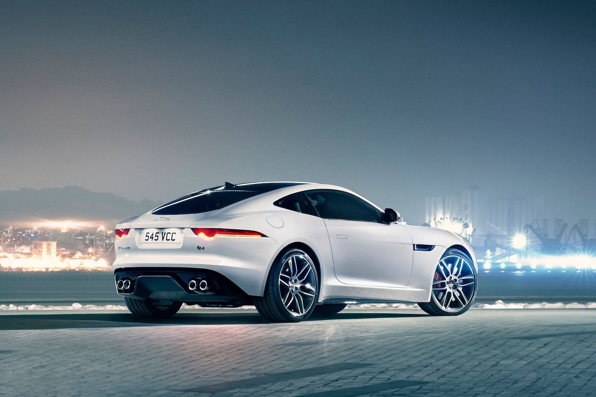 Jaguar-F-Type-Coupe-2015_Wallpaper
