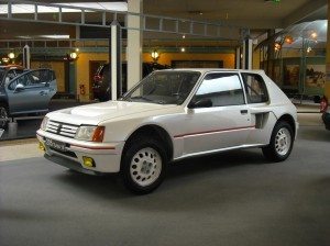 Peugeot 205 T16 bianca