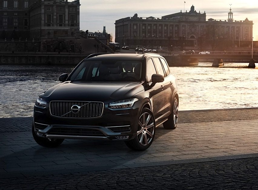 VOLVO XC90 (1)