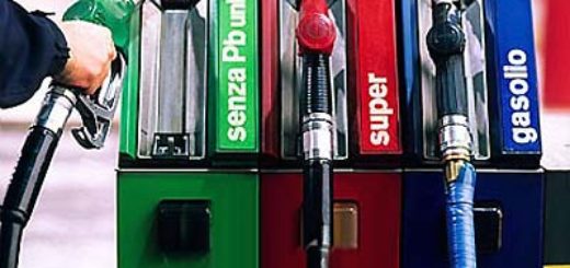 carburanti scendono i prezzi