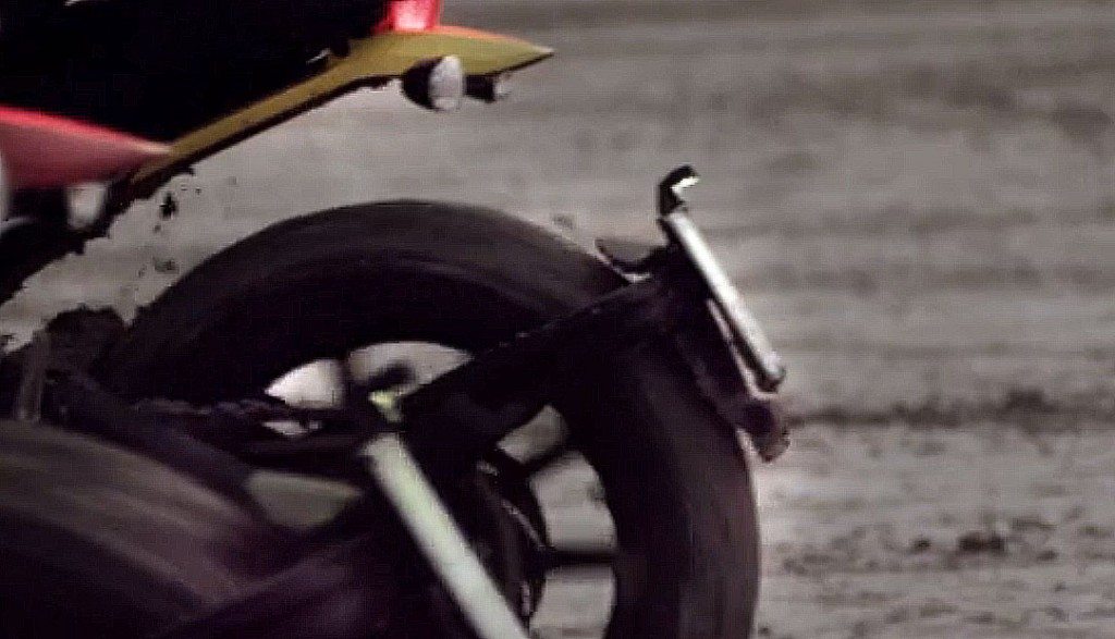 ducati-scrambler-2015_mov06