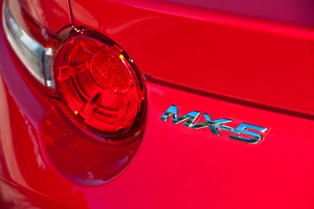 mx-5_2015_details_07_screen