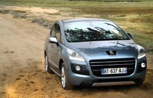 peugeot_3008_hybid4