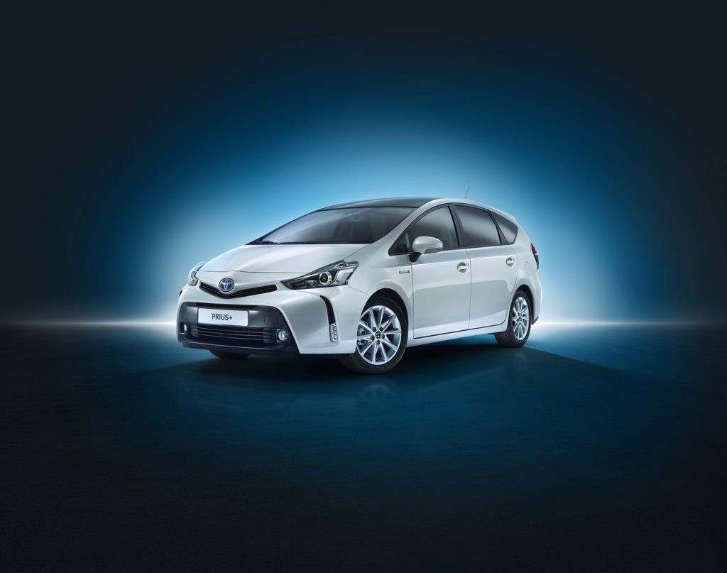 toyota-prius-2015-importante-aggiornamento-per-la-full-hybrid-7-posti-toyota_prius_plus_shot1_f3_4_final_blue (FILEminimizer)