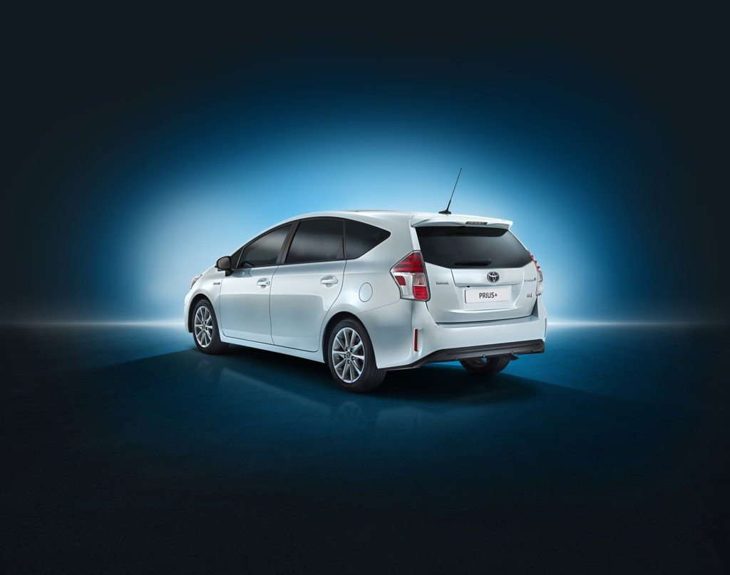 toyota-prius-2015-importante-aggiornamento-per-la-full-hybrid-7-posti-toyota_prius_plus_shot3_r3_4_final_blue (1) (FILEminimizer)