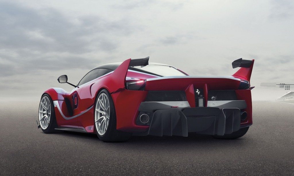 world-premiere-della-fxx-k-alle-finali-mondiali-ferrari-di-abu-dhabi